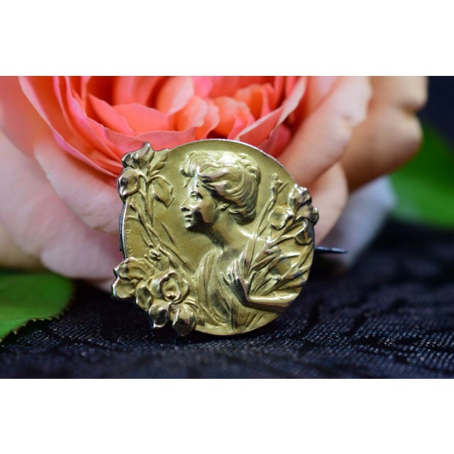 Art Nouveau Gold-Plated Brooch by Edropsy for Maison Savard, 1903 For Sale - Image 3 of 11