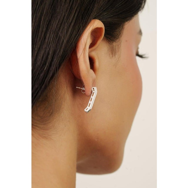 Natural Emerald Column Earrings in Sterling Silver for Her, A Pair For Sale - Image 6 of 11