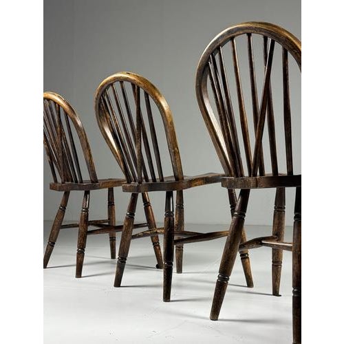 Set of 6 antique Windsor chairs. 55D x 82H x 42W cm.
