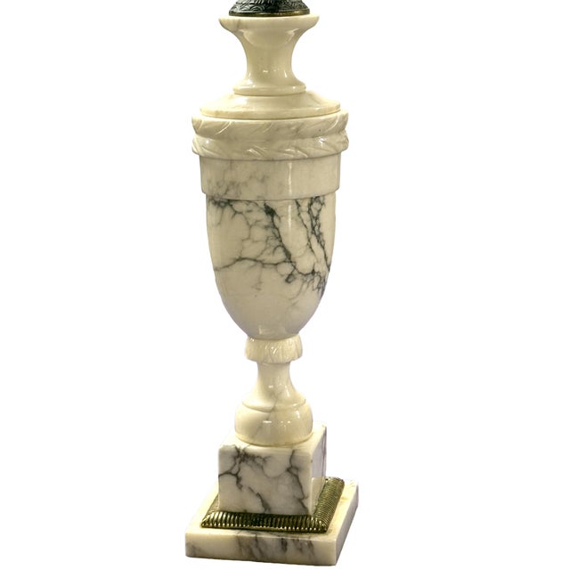 1950s Pair of Vintage Italian Neoclassical White Marble Urn Table Lamps With Carved Details For Sale - Image 5 of 11