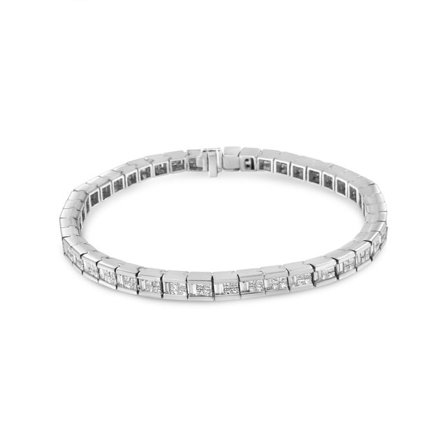 Contemporary 14K White Gold 4 3/8 Cttw Alternating Invisible Set Princess and Baguette Diamond Tennis Bracelet (G-H Color, VS1-VS2 Clarity) - Size 7" For Sale - Image 3 of 6