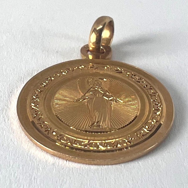 Antique French Engraved Virgin Mary 18 Karat Rose Gold Religious Medal Pendant, 1890s For Sale - Image 15 of 17