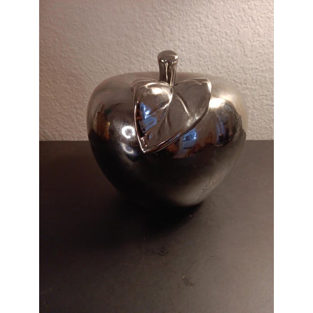 American 1980s Wilton Armetale Usa Aluminium Apple Figurine For Sale - Image 3 of 7