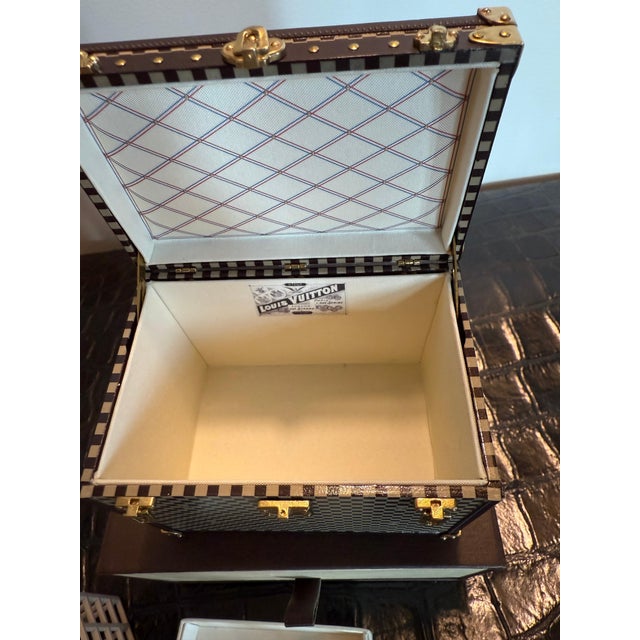 Louis Vuitton Limited Edition Paperweight, Mini Vuitton Jewelry Box in the Shape of a Trunk, 2012 For Sale - Image 14 of 18