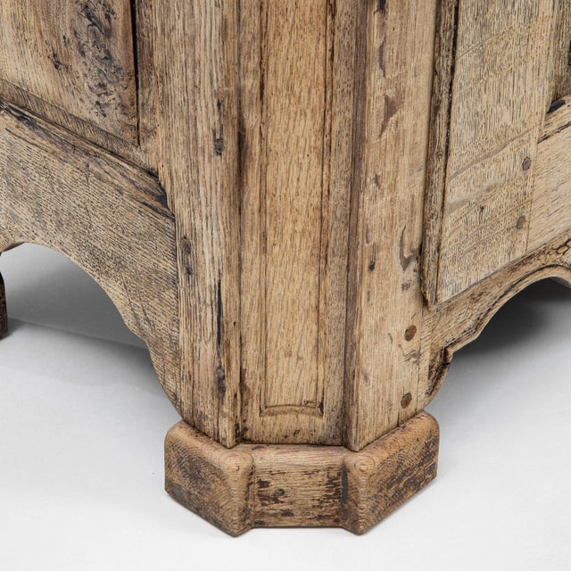 19th Century Belgian Louis XV Oak Cabinet For Sale - Image 9 of 18