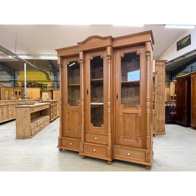 Farmhouse Display Cabinet in Wood For Sale - Image 3 of 18