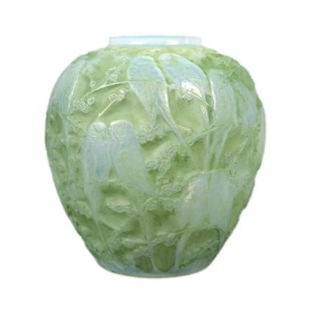 Glass Opalescent Perruches Vase by René Lalique, 1919 For Sale - Image 7 of 7