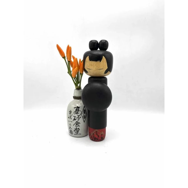 Artisan : Hideo Ishihara Dimensions : H 25.5 cm, diameter 9 cm. Kokeshi (こ け し), are simple wooden Japanese dolls without...
