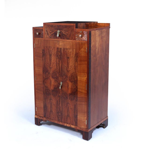 French Style Art Deco Figured Walnut Cabinet with Macassar, 1925, in Very Good conditions. Designed 1920 to 1949