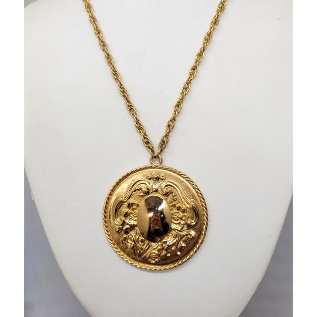 Vintage 1960s Signed Napier Baroque Style Goldtone Round Pendant Necklace For Sale In Philadelphia - Image 6 of 9