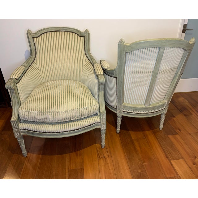 French Pair of Dennis and Leen, Louis XVI-style Montalembert Chairs For Sale - Image 3 of 10