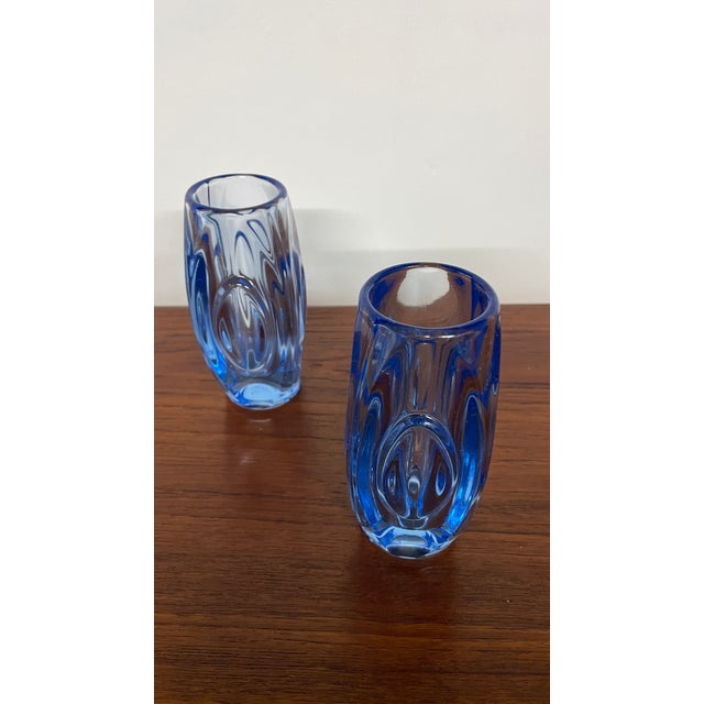 1960s Mid-Century Czech Blue Glass Vases attributed to Rudolf Schrötter for Rosice, 1960s, Set of 2 For Sale - Image 5 of 11