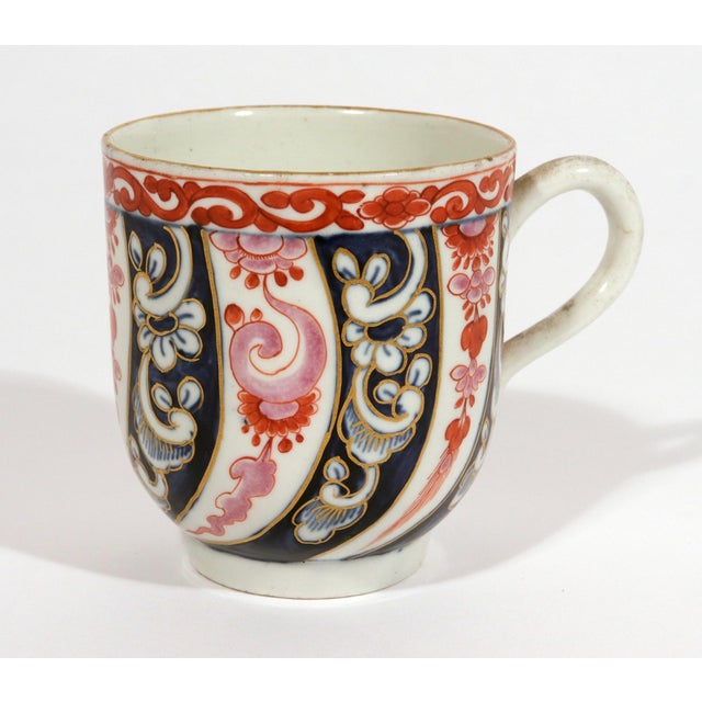 18th-Century First Period Worcester Porcelain Queen Charlotte Pattern Large Coffee Cup and Saucer For Sale - Image 11 of 14