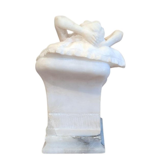 Giuseppe Gambogi, Female Figure on an Armchair, 1900s, Alabaster For Sale - Image 3 of 10