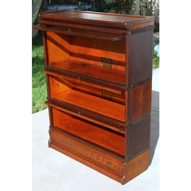 Antique Globe-Wernicke 3-Tier Tiger Oak Barrister Bookcase – Grade 299 For Sale In Naples, FL - Image 6 of 17