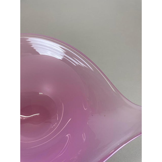Glass Large Italian Shell Bowl in Pink Opaline Murano Glass, 1970s For Sale - Image 7 of 18