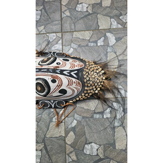 Wooden sculpture, mask, Papua New Guinea, 1990s, dimensions measured without feathers: height 82 cm, height with feathers:...