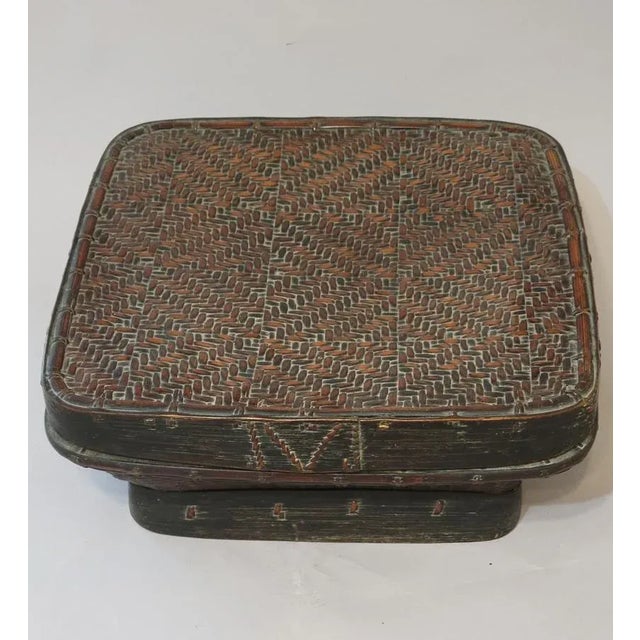 1980s Philippines Ifugao Reed and Bamboo Square Lidded Storage Basket For Sale - Image 4 of 7