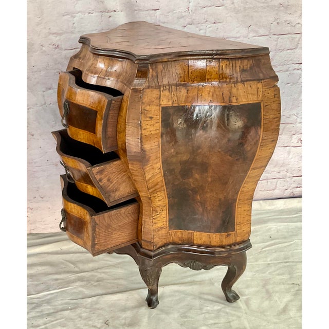 Italian Burled Wood Rococo Style Bombé Chests a Pair For Sale - Image 10 of 16