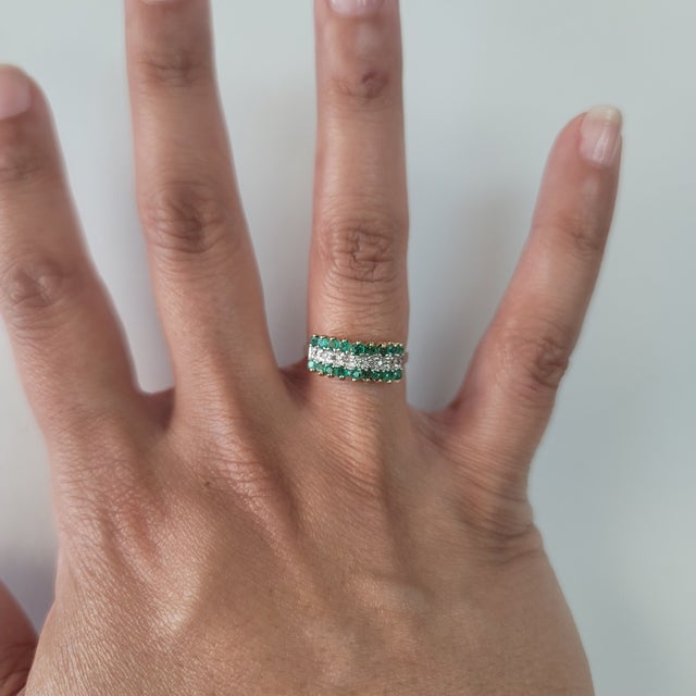 ♥ Product Summary ♥ Main Stone: Emerald & Diamonds Band Material: 10k Yellow Gold Stone Cut: Round Weight: 2 grams