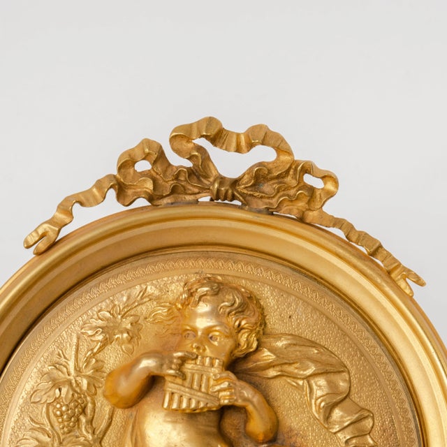 Figurative Pair of French Gilt Bronze Round Figural Wall Plaques, France, 19th Century For Sale - Image 3 of 11