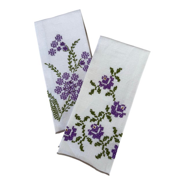 Vintage Hand Embroidered Linen Hand Towels - Set of 2 For Sale
