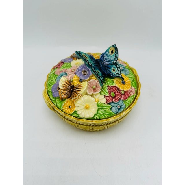 1970s Vintage European Porcelain Lidded Bowl For Sale - Image 5 of 5