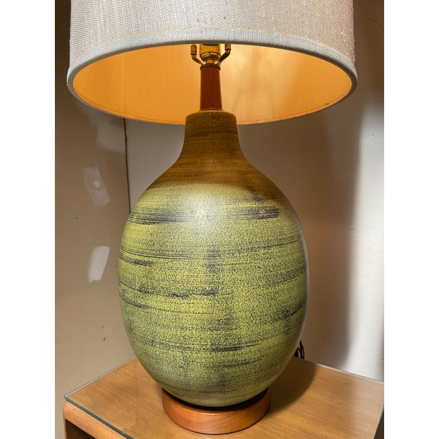 1960s Pair of Mid Century Modern Glazed Olive Green Table Lamps For Sale - Image 4 of 10