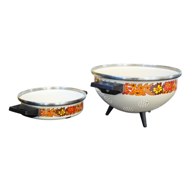 Vintage Enamel Floral Colander and Stew Pot Set, 1950s, Set of 2 For Sale