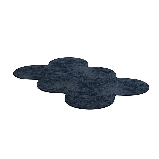 Tapis Essential #005 is a modern rug with a cool shape. Our essential rugs are available in different shapes and various...