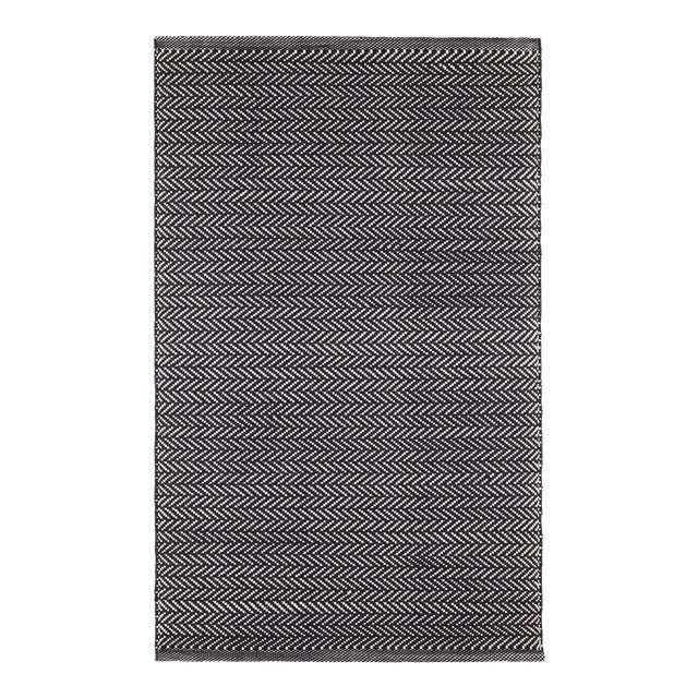 Dash & Albert by Annie Selke Herringbone Black/Ivory Indoor/Outdoor Rug, 7' 6" x 9' 6" For Sale
