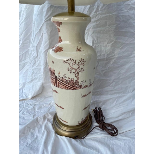 1950s Vintage Chinoiserie Porcelain Table Lamp W/Silk Pagoda Shade For Sale - Image 5 of 10