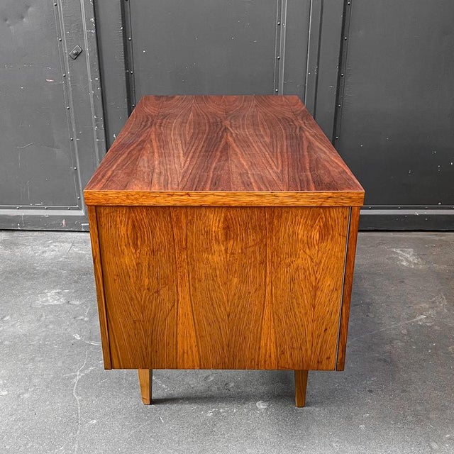 Mid-Century Modern Desk, 1960s For Sale - Image 10 of 18