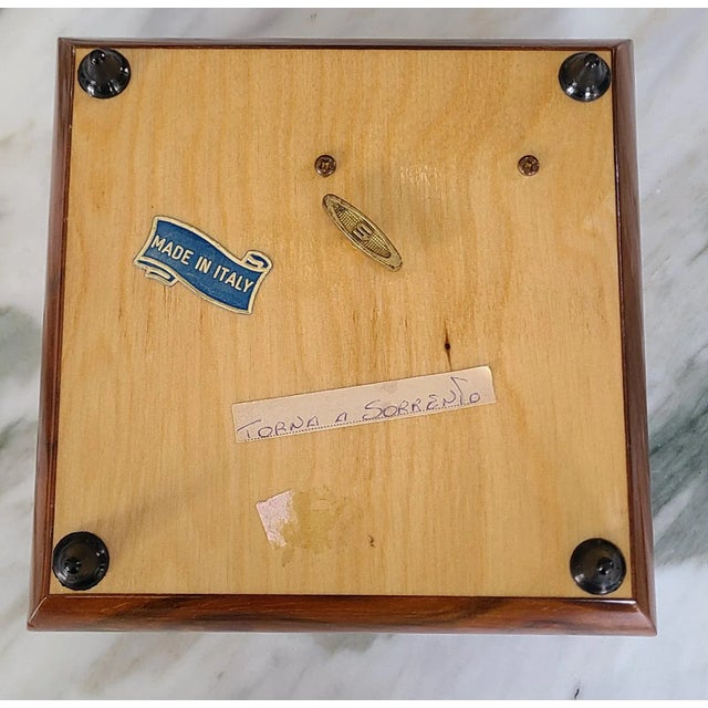 Vintage Sorrento Italian Marquetry Inlay Music Box - Torna a Surriento For Sale - Image 4 of 13