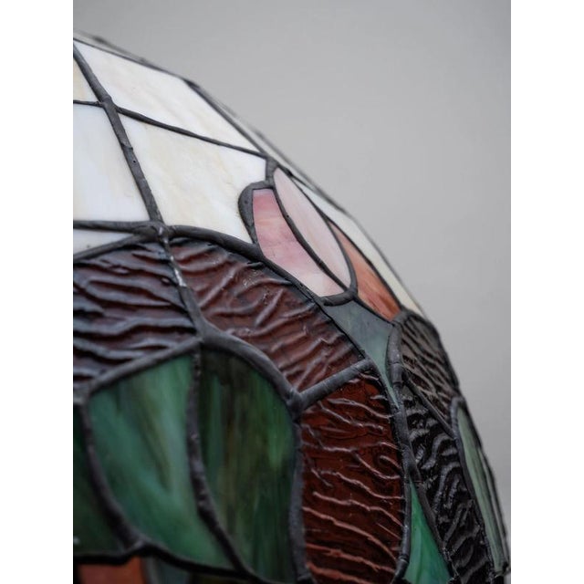 Large Table Lamp in the style of Tiffany For Sale - Image 4 of 16