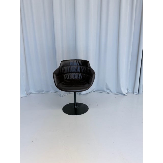 Vintage Brown Leather Swivel Cocktail Chairs, Italy, 1980s, Set of 2, in Flawless conditions. Designed 1980 to 1989