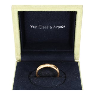 Vintage 18k Yellow Gold "Van Cleef & Arpels" Ring With Original Box - Size 8.75 For Sale