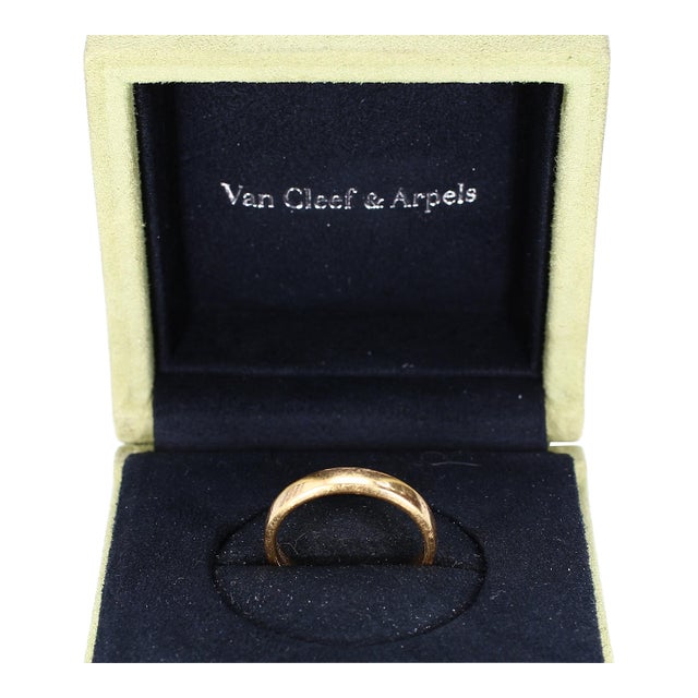 Vintage 18k Yellow Gold "Van Cleef & Arpels" Ring With Original Box - Size 8.75 For Sale