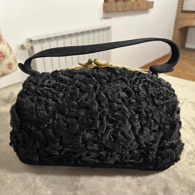 Black An Elegant 1950s Italian Evening Bag For Sale - Image 8 of 13