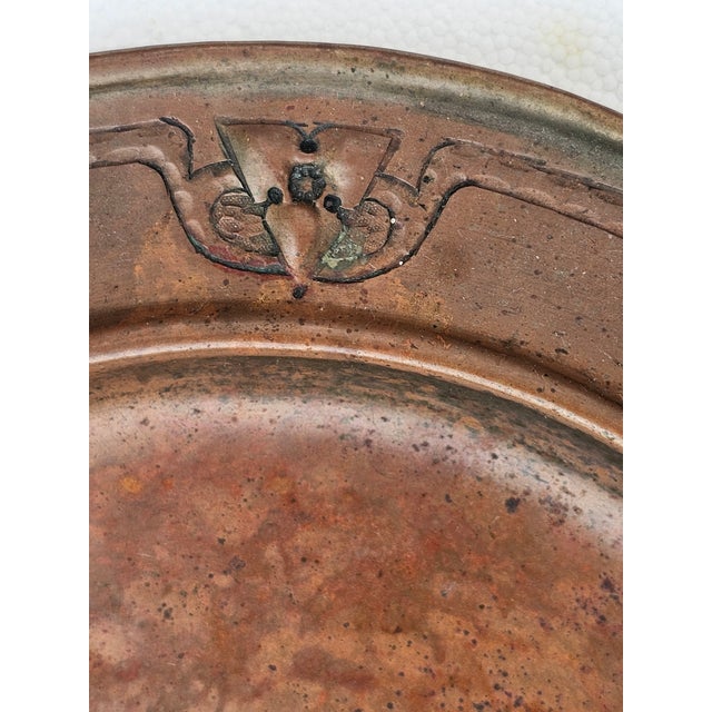 Roycroft Arts & Crafts Copper Charger – Hand‑Hammered, Mission Era 1900s For Sale - Image 16 of 17