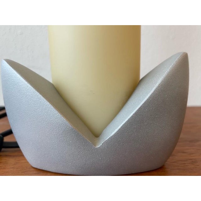 Yellow Murano Glass with Silver Flower Stand Table Lamp from Inside Italy, 1980 For Sale - Image 4 of 9