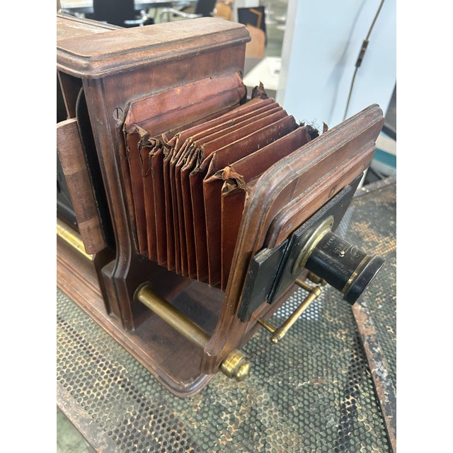 Antique 19th Century Camera, in Good conditions. Designed 1890 to 1919