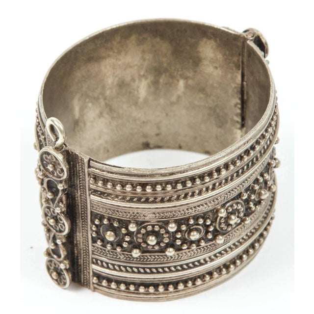 Vintage Moroccan Berber tribal bracelet Moroccan tribal bracelet from the High Atlas of Morocco. Handcrafted by Berber...