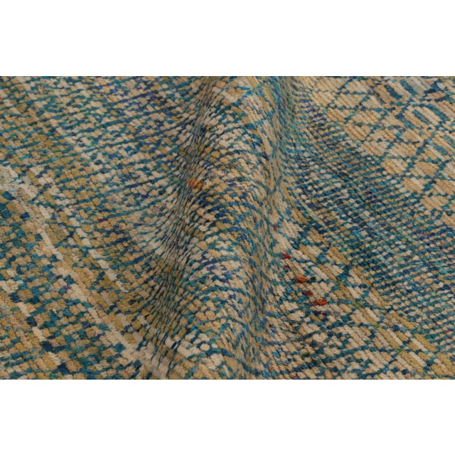 Textile Rug & Kilim’s Modern Runner Rug in Faint Geometric Lattice, Scale Patterns For Sale - Image 7 of 8