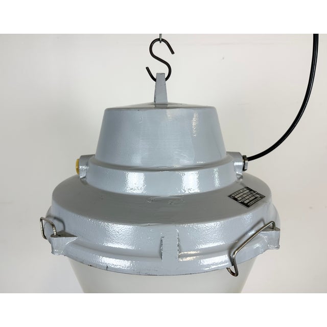 Mid-Century Modern Industrial Grey Cast Aluminium Pendant Lamp from Elektrosvit, 1980s For Sale - Image 3 of 18