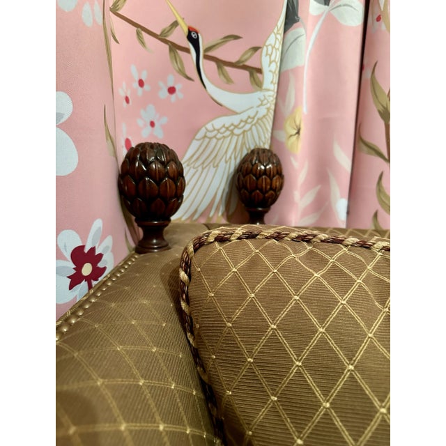 1980s 1980s Vintage Sherrill Furniture Knole Style Hollywood Regency Sofa For Sale - Image 5 of 7