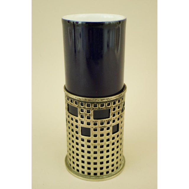 Item description: beautiful glazed and vitrified hard-paste porcelain vase with cobalt blue glaze, signed under the base...