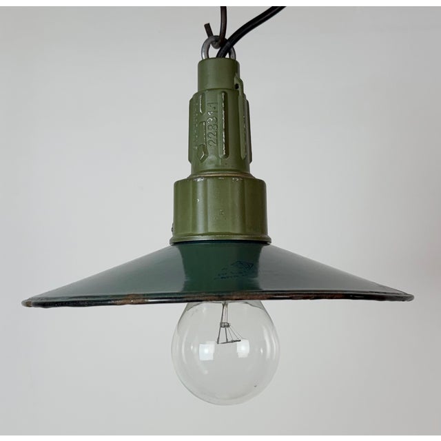 1960s Industrial Petrol Enamel Military Pendant Lamp with Cast Aluminium Top, 1960s For Sale - Image 5 of 17