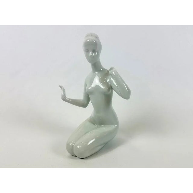 White Woman Porcelain Figurine by Jiří Černoch for Royal Dux, 1960s For Sale - Image 8 of 8