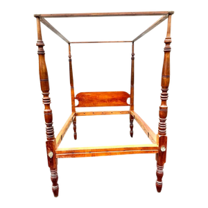 Antique American Early 19th Century Canopy Bed